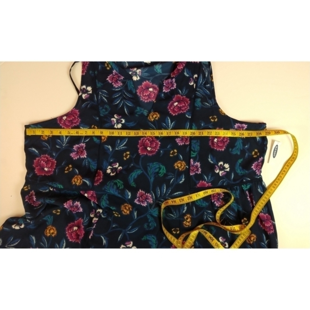 Old Navy Sleeveless Floral dress - Picture 13 of 13